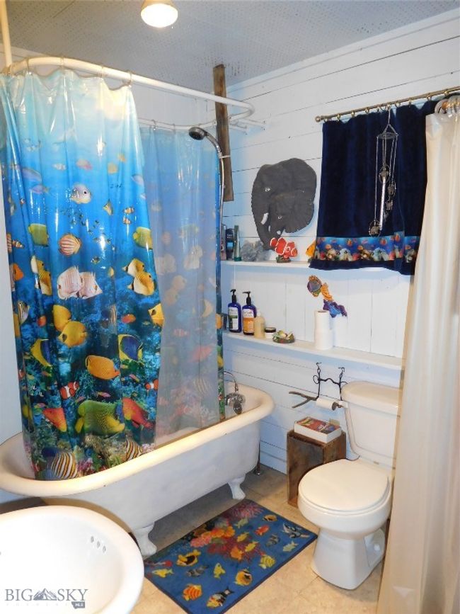 20 S Boulder Bear Rd, House other with 2 bedrooms, 3 bathrooms and null parking in Cardwell MT | Image 39