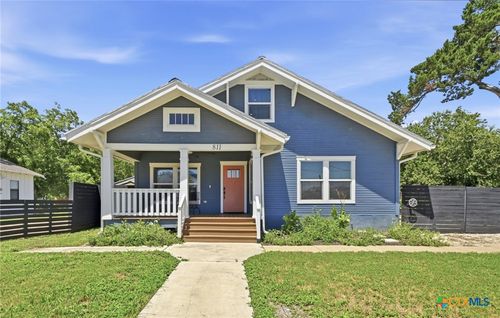 811/ 813 S Commerce Street, Lockhart, TX, 78644 | Card Image