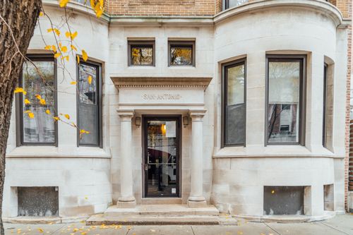 apt-2-12 Chestnut St, Chicago, IL, 60610-3351 | Card Image