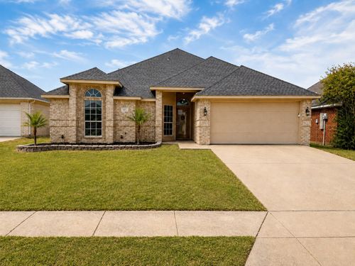 627 Brenna Road, Waxahachie, TX, 75165 | Card Image