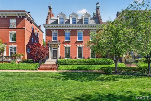 47c-47 Maryland Plz, Saint Louis, MO, 63108-1563 | Card Image