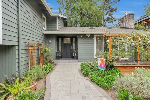 2212 186th Avenue Ne, Redmond, WA, 98052 | Card Image