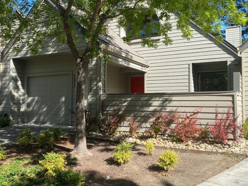 1377 Saint James Dr, Saint Helena, CA, 94574 | Card Image