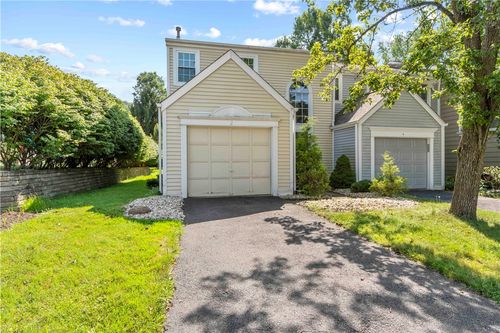 2 Gloucester Ct, Oakmont, PA, 15139-1171 | Card Image