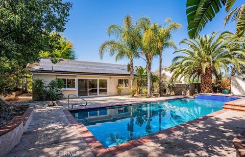 1690 Stoddard Ave, Thousand Oaks, CA, 91360-2058 | Card Image
