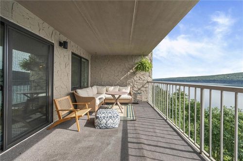134 Cliffside Dr, Canandaigua, NY, 14424-8812 | Card Image