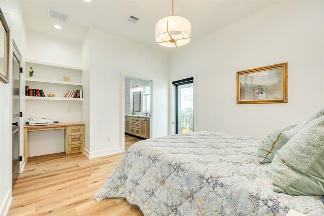 2176 Highway 87, House other with 3 bedrooms, 2 bathrooms and 4 parking in Gilchrist TX | Image 17
