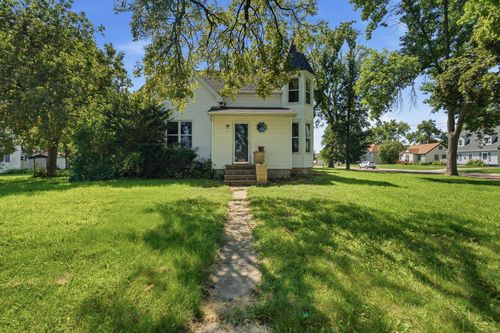 204 E 12th St, Blue Earth, MN, 56013-2104 | Card Image