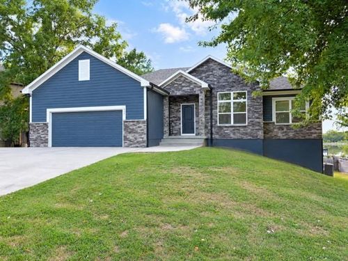 609 N Campbell St, Pleasant Hill, MO, 64080-1001 | Card Image