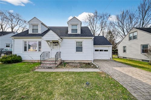 116 Chestnut Hill Dr, Liverpool, NY, 13088-6005 | Card Image