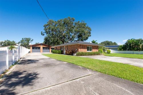 126 Se Madison Cir N, St Petersburg, FL, 33703-1437 | Card Image