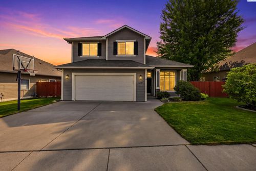 1928 Penny Royal Ave, Richland, WA, 99352-8509 | Card Image