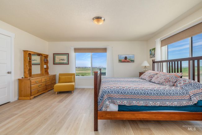 8142 Us Highway 95, House other with 3 bedrooms, 2 bathrooms and 2 parking in Marsing ID | Image 21