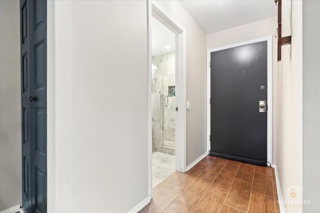 APT-209 - 1550 Sandpebble Dr, Condo with 2 bedrooms, 2 bathrooms and null parking in Wheeling IL | Image 4