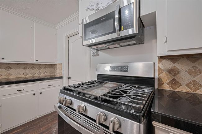 8045 Ridgeview Dr, House other with 3 bedrooms, 2 bathrooms and 1 parking in Houston TX | Image 13