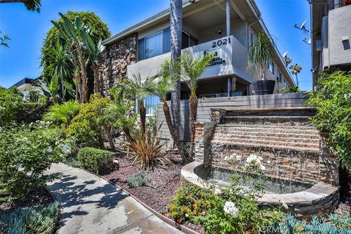 2015 Chariton, Los Angeles, CA, 90034 | Card Image