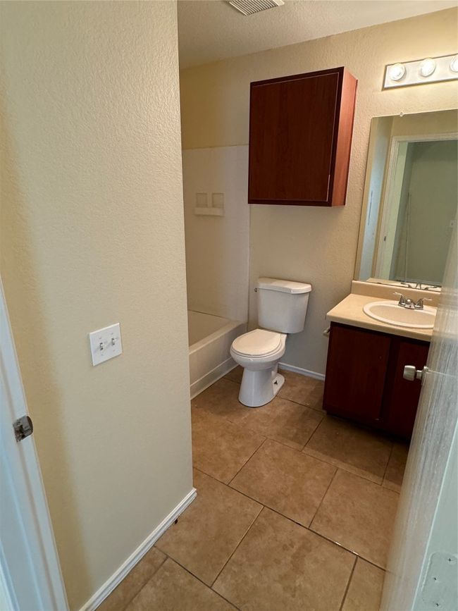 2nd Bathroom | Image 9
