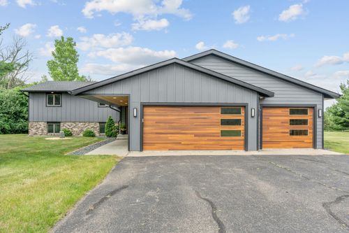 804 Grant Ave, Hudson, WI, 54016-7881 | Card Image