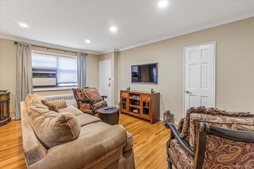 6-145-15-49 160th St, Whitestone, NY, 11357-3240 | Card Image