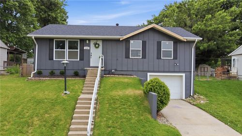 2506 College Ln, Saint Joseph, MO, 64503-1929 | Card Image