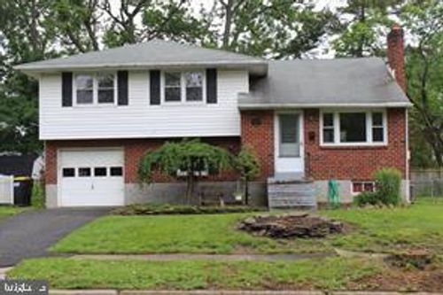 423 Roseanna Ave, WILMINGTON, DE, 19803-1830 | Card Image