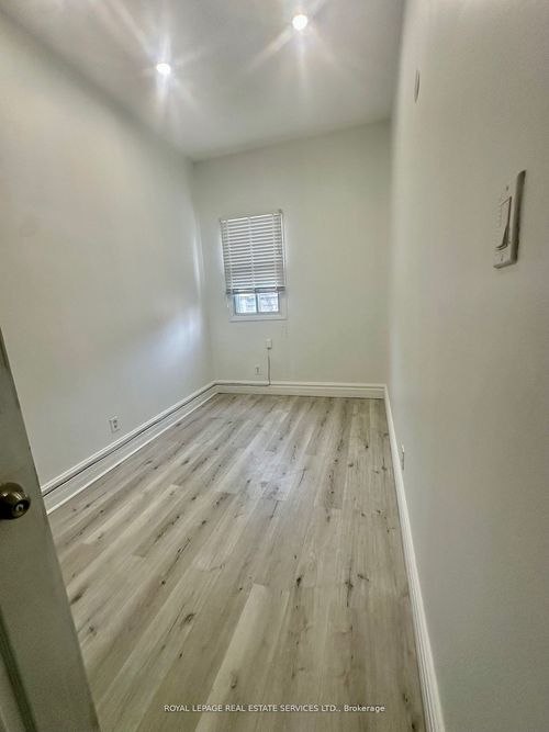 304-206 Carlton St, Toronto, ON, M5A2L1 | Card Image