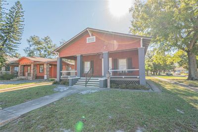 Front walkway | Image 2