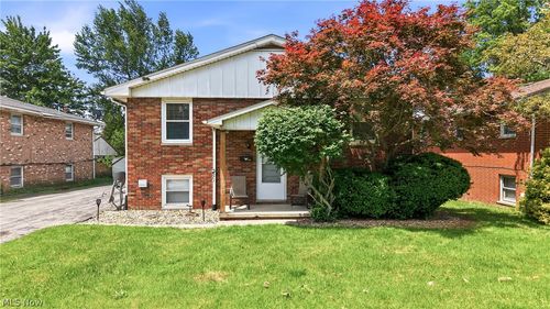 912 Highland Ave, Girard, OH, 44420-2024 | Card Image