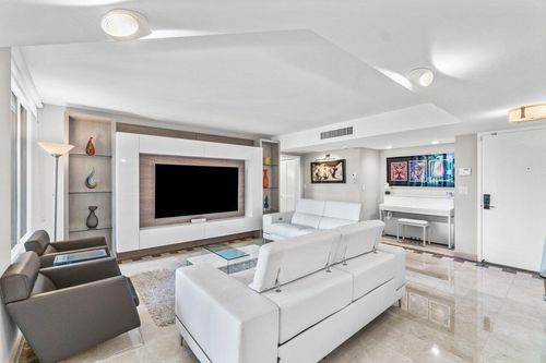 343-140 Se 5th 343 Avenue, Boca Raton, FL, 33432 | Card Image
