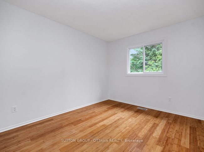 1112 St Germain Cres, House other with 4 bedrooms, 2 bathrooms and 2 parking in Orleans ON | Image 31