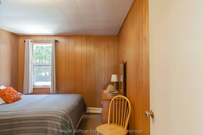 704 York Ave, House other with 3 bedrooms, 1 bathrooms and 6 parking in Sauble Beach ON | Image 20