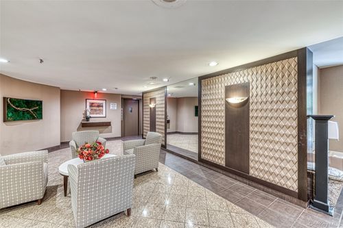 apt-1n-5 Schenck Ave, Great Neck, NY, 11021-3603 | Card Image