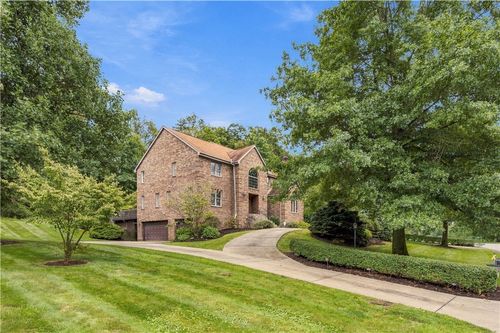 118 Wedgewood Dr, Gibsonia, PA, 15044-9794 | Card Image