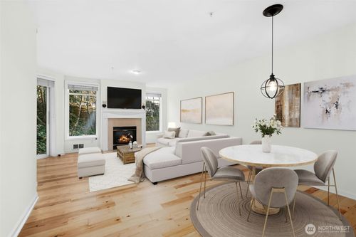 a-307-225 4th Ave, Kirkland, WA, 98033-6194 | Card Image