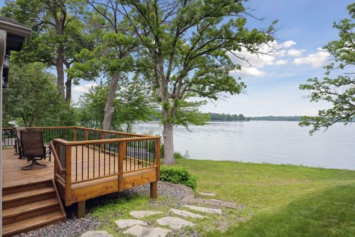 250 Peninsula Road, Medicine Lake, MN, 55441 | Card Image