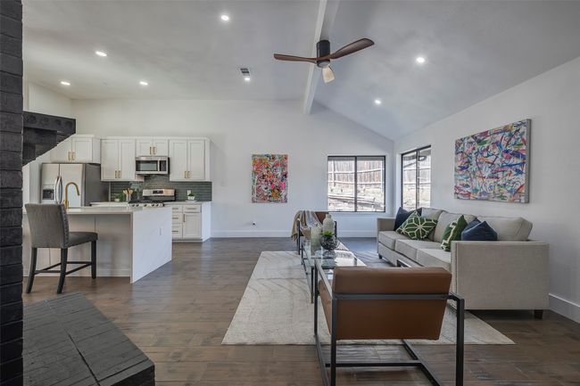 5607 Emrose Cir, House other with 3 bedrooms, 2 bathrooms and null parking in Dallas TX | Image 4