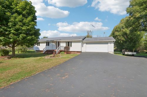 W5076 Oakland Dr, Rio, WI, 53960-9336 | Card Image