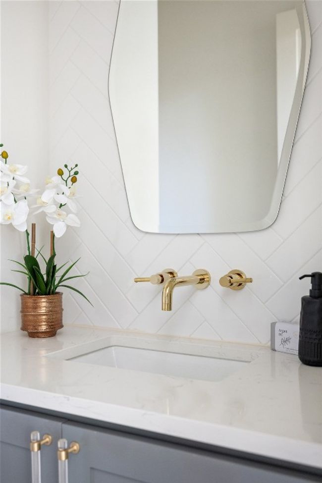 Interior details featuring vanity | Image 30