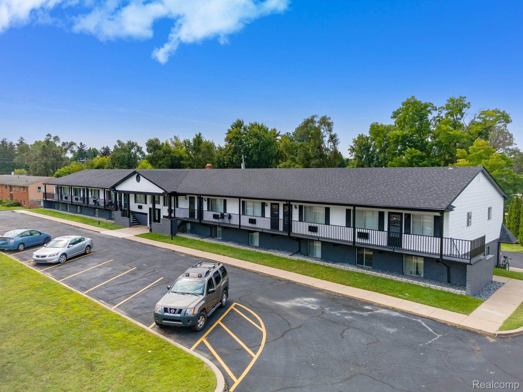 Residential Lease in Wolverine Lake Village 5