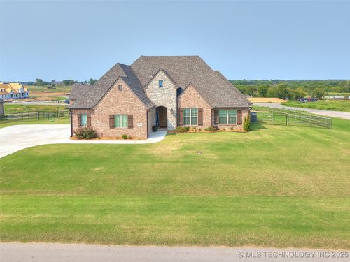 8515 E 107th Street N, Owasso, OK, 74055 | Card Image