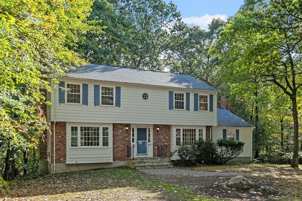 Kathleen Dr, Andover, MA 01810