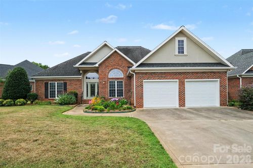 115 Blakemore Dr, Shelby, NC, 28152-9104 | Card Image