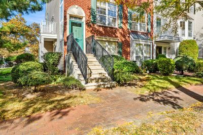 1 Droyers Pointe Blvd, Condo with 2 bedrooms, 3 bathrooms and null parking in JC, West Bergen NJ | Image 1