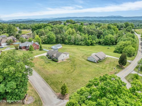 3237 Reiley Dr, Maryville, TN, 37801-2933 | Card Image