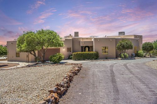 5006 Apex Mine Rd, Las Cruces, NM, 88011-9334 | Card Image