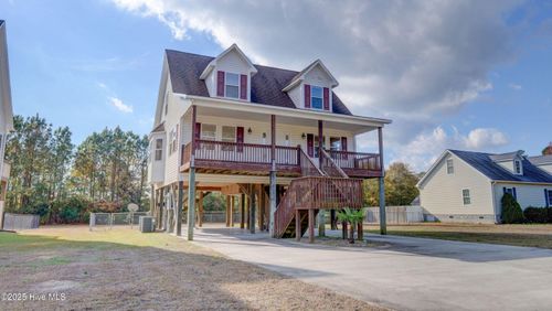 328 Chadwick Acres Rd, Sneads Ferry, NC, 28460-7517 | Card Image
