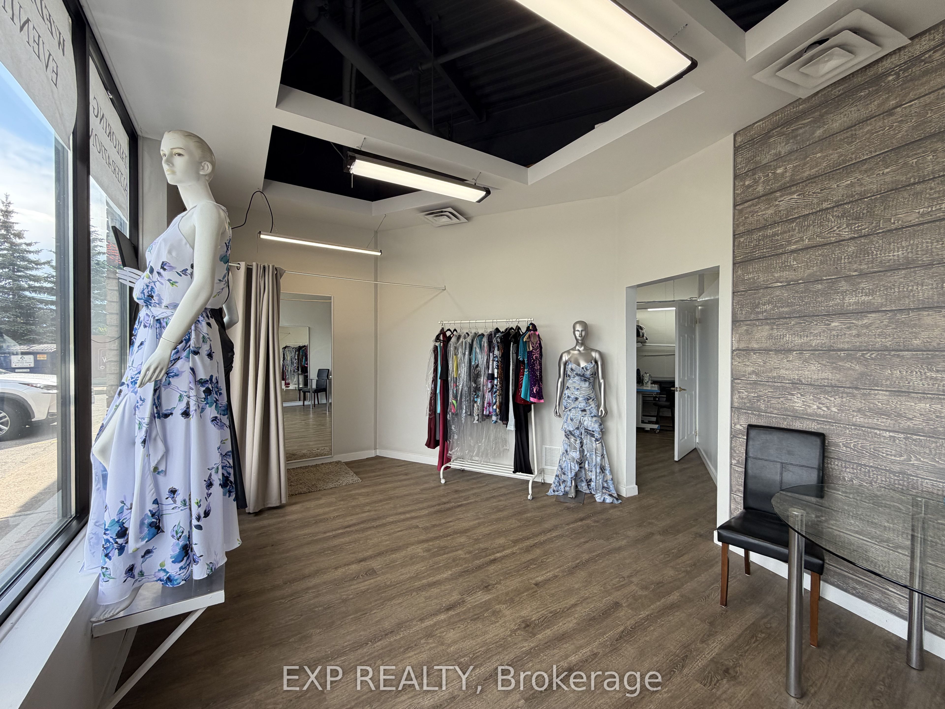 Commercial Sale in Barrie 3