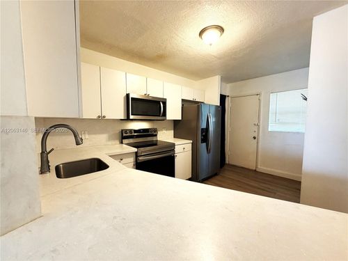 204-1-1770 Ne 191st St, Miami, FL, 33179-4221 | Card Image