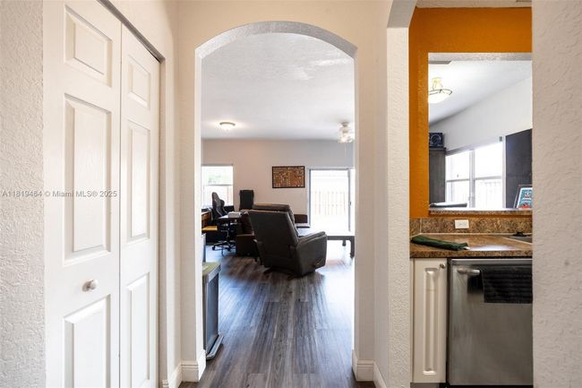 5000 Sw 136 Th Ave, Townhouse with 3 bedrooms, 3 bathrooms and null parking in Miramar FL | Image 4