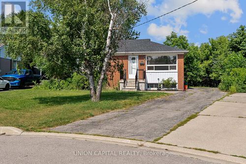 lower-379 Tamarack Cir, Oakville, ON, L6K2N1 | Card Image